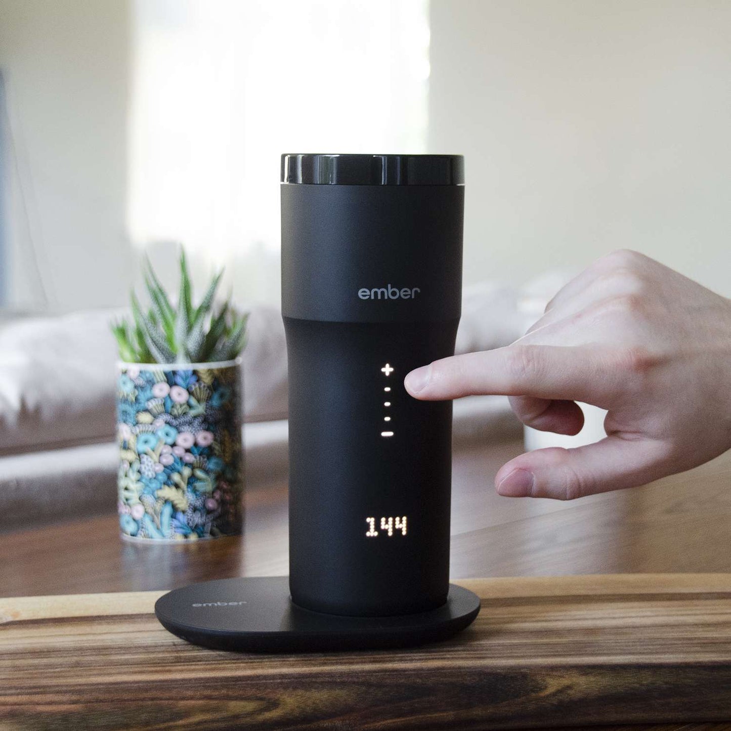 Ember Travel Mug 2 – Black | Temperature-Controlled Smart Mug for Perfectly Hot Drinks On-the-Go